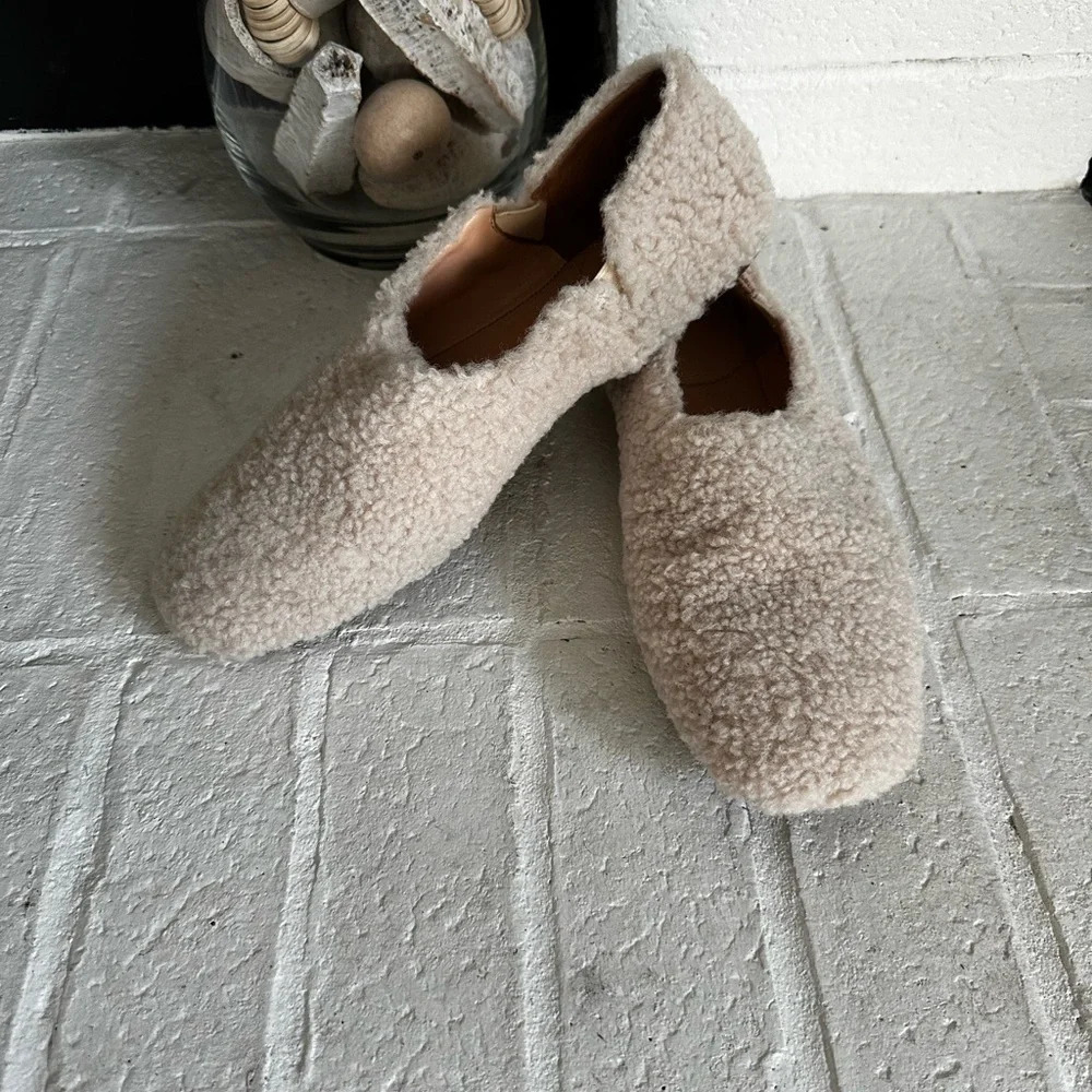 Jcrew Sherpa Flats Size 9.5 - image 2